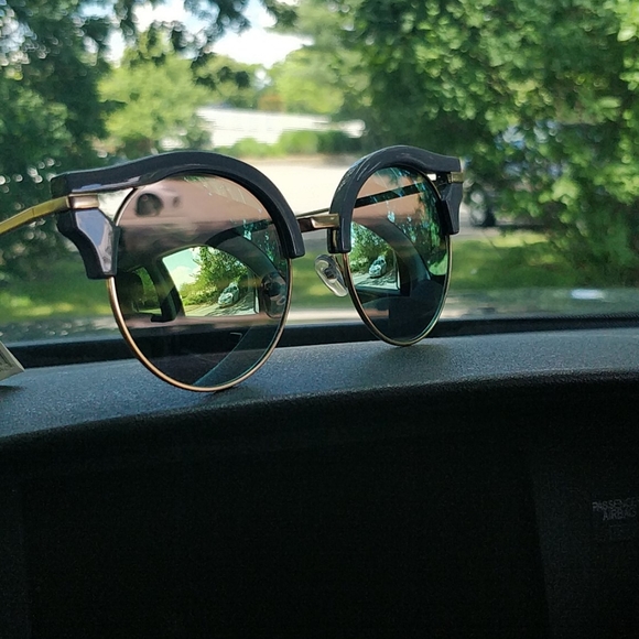 Joe's jeans gray cat eye framed len sun… - Picture 2 of 4